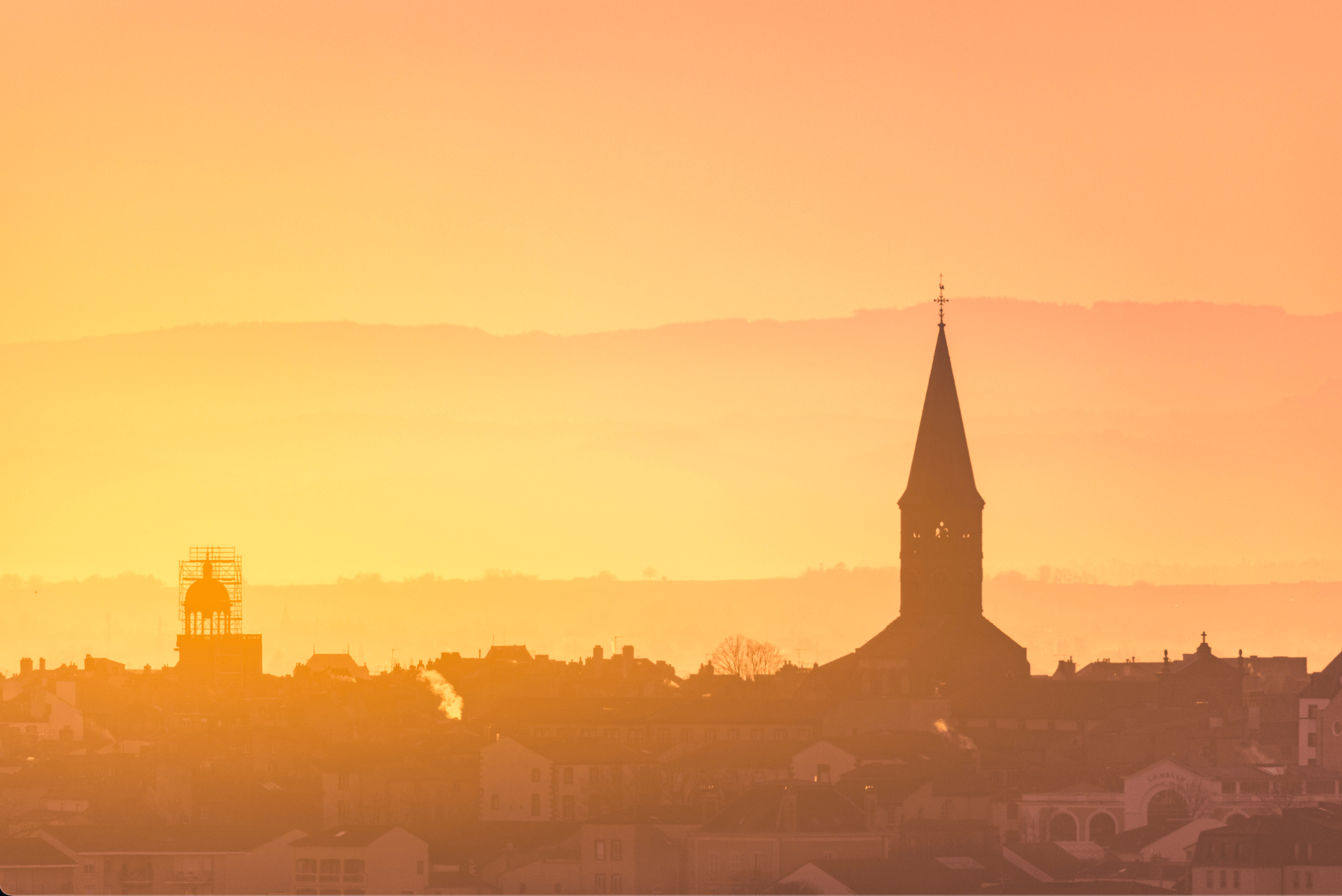 Coucher du soleil sur la ville de Riom