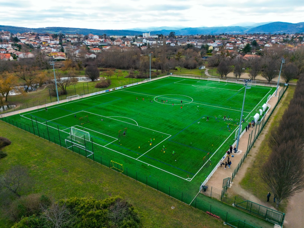 Terrain de foot du Cerey à Riom 